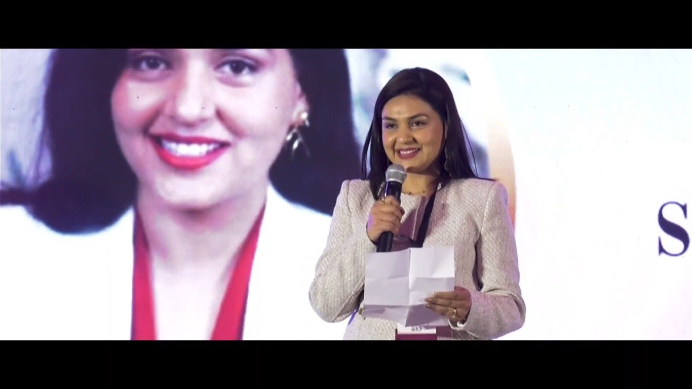 भारत मे पहली ‘सर्टिफाइड इमेज मास्टर’ की डिग्री वह एक भोपाल की बेटी सोनिया को